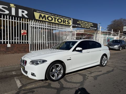 BMW - 520i M SPORTS 