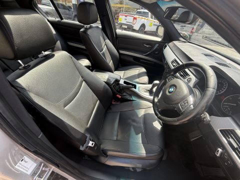 BMW - 320D M SPORTS 