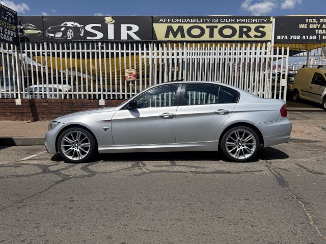 BMW - 320D M SPORTS 