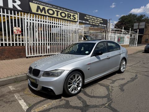 BMW - 320D M SPORTS 