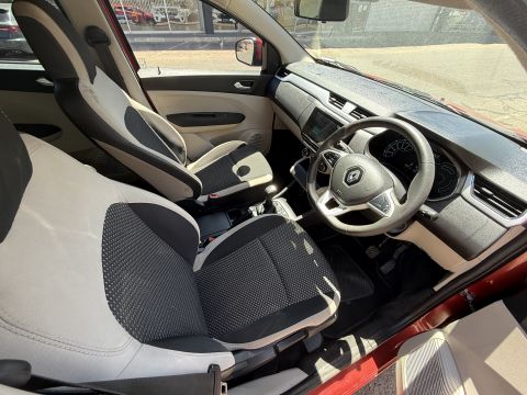 Renault - Triber 1.0 INTENSE AUTOMATIC 