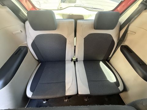 Renault - Triber 1.0 INTENSE AUTOMATIC 