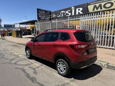 Renault - Triber 1.0 INTENSE AUTOMATIC 