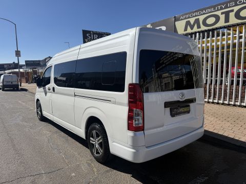 Toyota - Quantum 