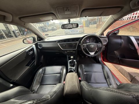 Toyota - AURIS 1.6 XR