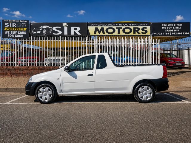 Nissan - Np200