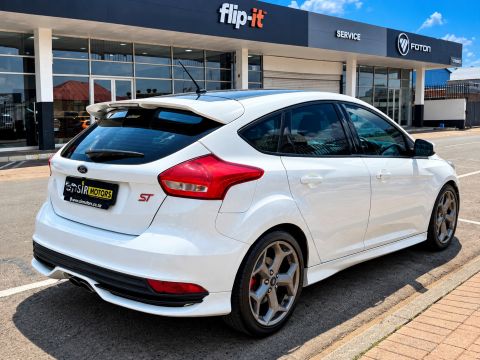 Ford - FOCUS ST 