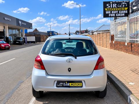 Toyota - Yaris 1.0 