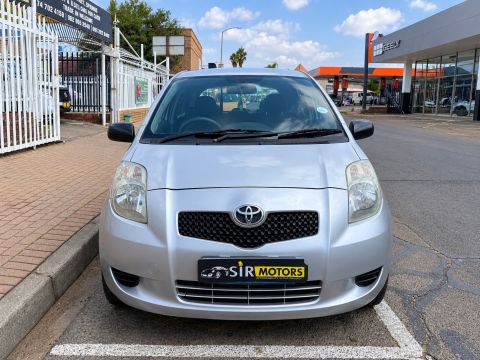 Toyota - Yaris 1.0 