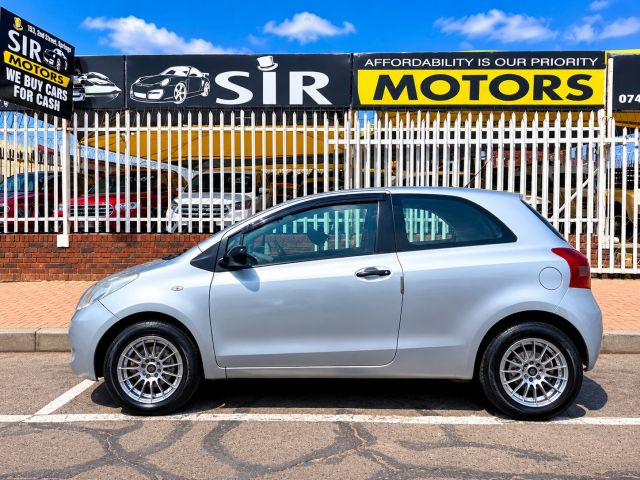 Toyota - Yaris 1.0 
