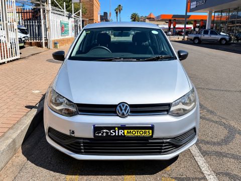 Volkswagen - Polo Vivo 