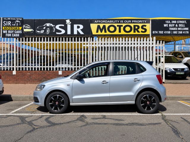 Volkswagen - Polo Vivo 