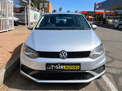 Volkswagen - Polo Sedan 