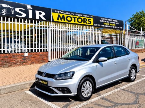 Volkswagen - Polo Sedan 