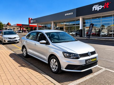 Volkswagen - Polo Sedan 